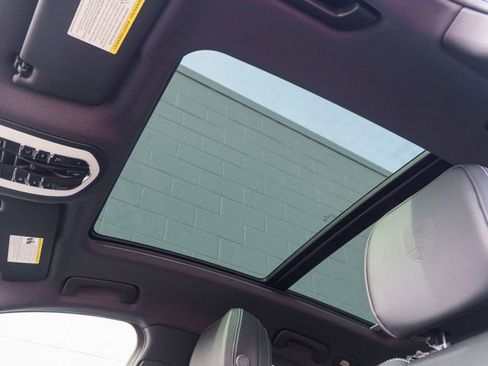 New 2026 Porsche Macan image 29