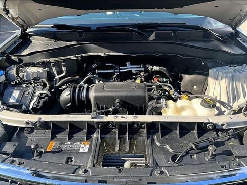 Used 2023 Ford Explorer XLT w/ Equipment Group 202A AWD/4WD image 10