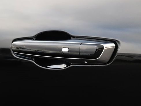 Used 2026 GMC Acadia Denali image 11