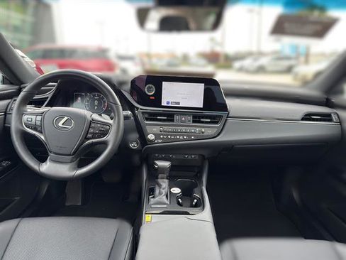 Used 2025 Lexus ES 350 w/ Premium Package FWD image 12