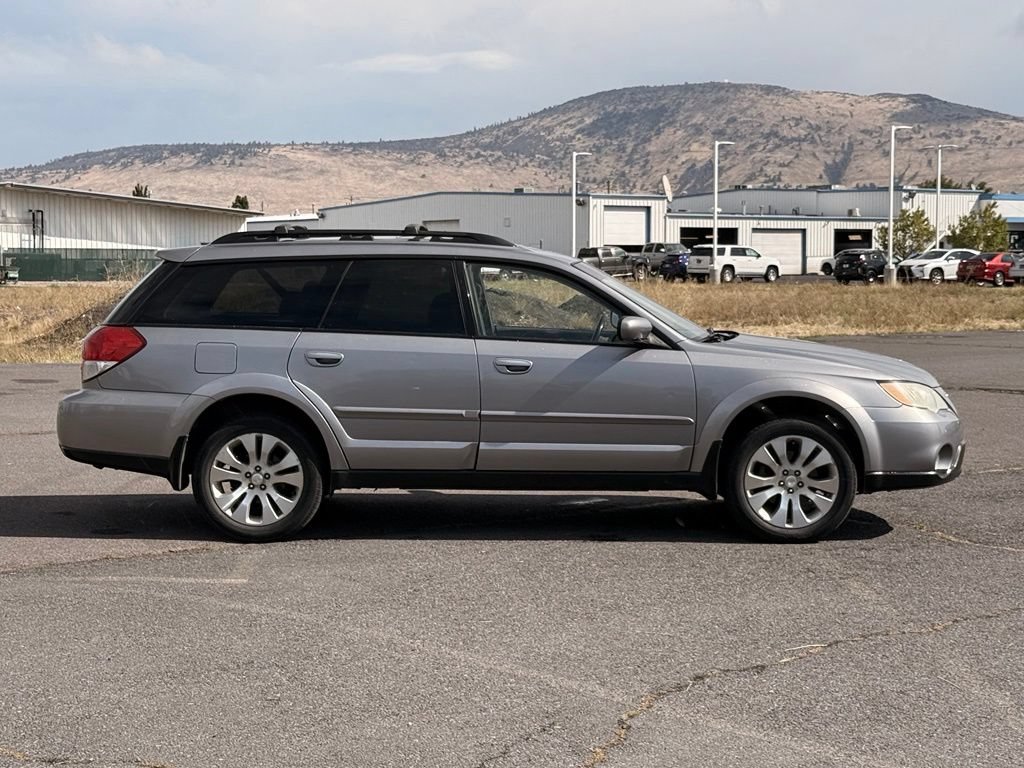 Used 2009 Subaru Outback 2.5i Limited AWD/4WD image 6