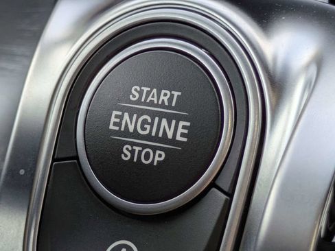 Used 2025 Mercedes-Benz GLB 250 image 33