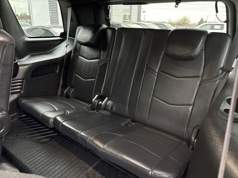 Used 2019 Cadillac Escalade Platinum image 29