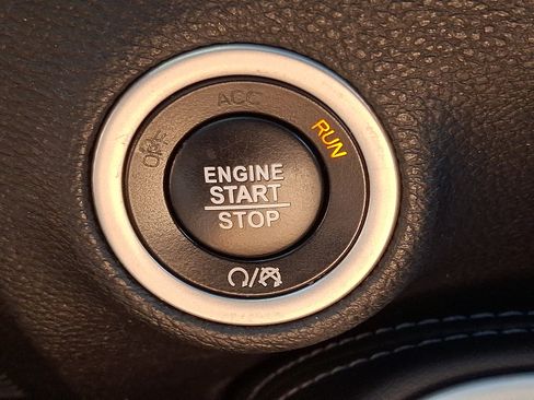 Used 2022 Dodge Challenger SXT w/ Driver Convenience Group AWD/4WD image 23