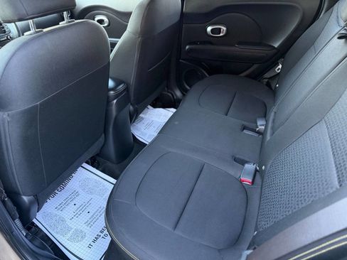 Used 2015 Kia Soul + FWD image 17