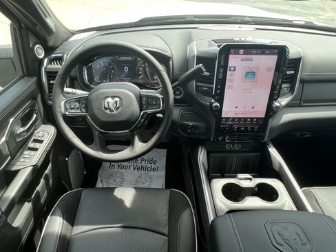 New 2026 RAM 2500 Laramie AWD/4WD image 17