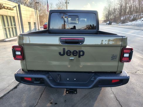 New 2026 Jeep Gladiator Sport image 7