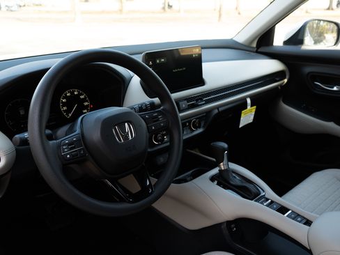 Certified 2026 Honda HR-V LX image 16
