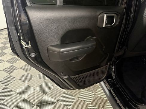 Used 2023 Jeep Wrangler Unlimited Rubicon 4xe AWD/4WD image 30