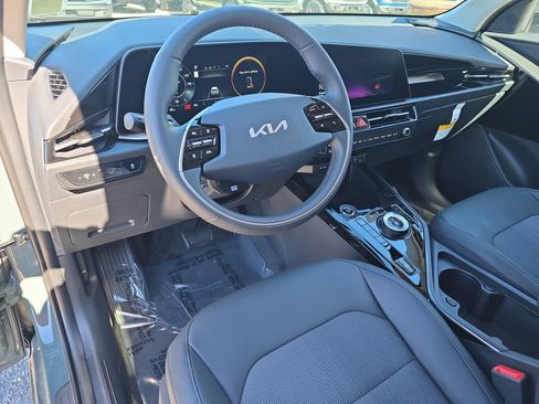 New 2025 Kia Niro Wind image 17