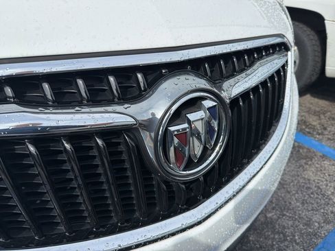 Used 2020 Buick Envision Essence image 3