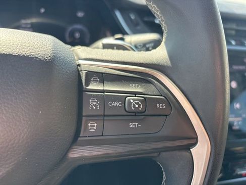 Used 2023 Jeep Grand Cherokee Laredo image 36