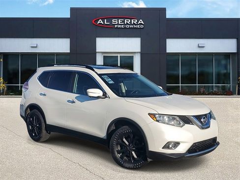 Used 2016 Nissan Rogue SV image 1