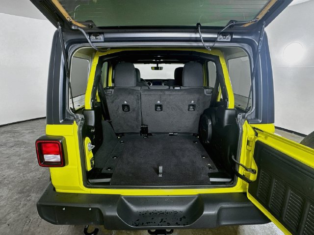 Used 2023 Jeep Wrangler Unlimited Sport AWD/4WD image 28