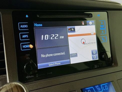 Used 2017 Toyota Sienna XLE w/ XLE Navigation Package image 16