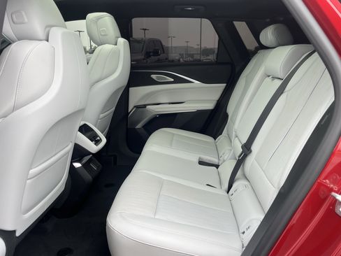 Used 2024 Cadillac Lyriq Sport RWD image 34