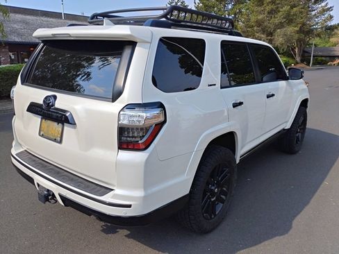 Used 2019 Toyota 4Runner Limited AWD/4WD image 5