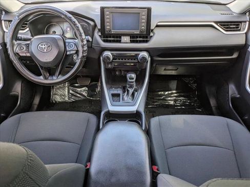 Used 2021 Toyota RAV4 LE FWD image 16