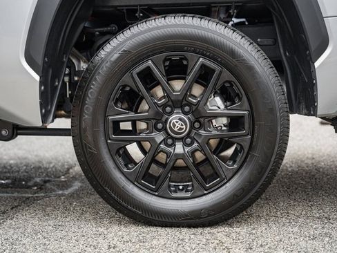 Used 2025 Toyota Tundra Limited image 21