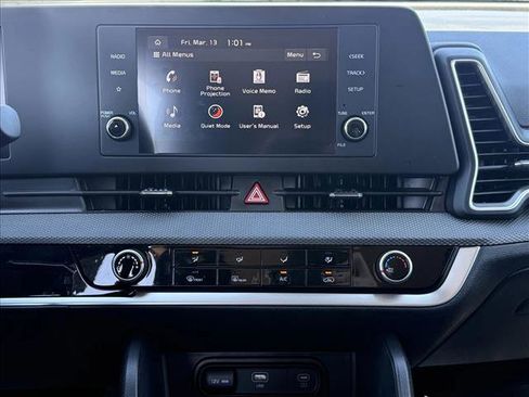 Used 2025 Kia Sportage LX image 17