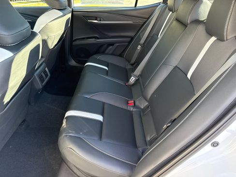 New 2026 Toyota Camry Hybrid FWD image 17