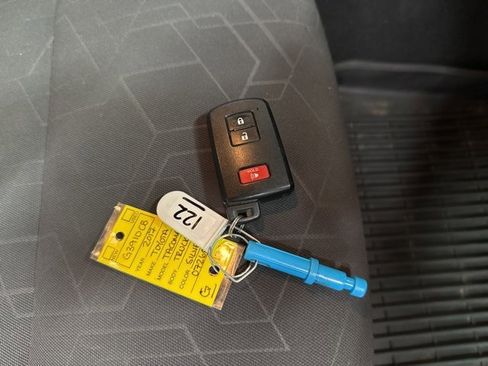 Used 2017 Toyota Tacoma TRD Off-Road image 46