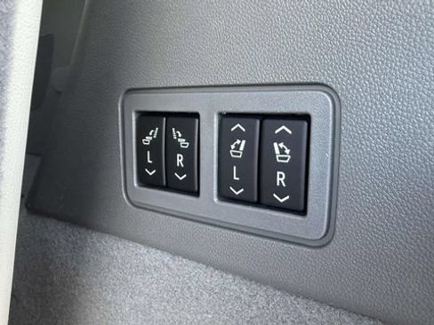 Used 2024 Cadillac XT6 Premium Luxury AWD/4WD image 29