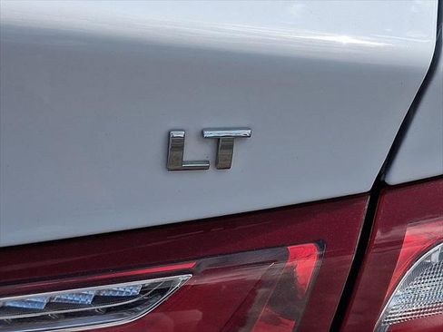 Used 2020 Chevrolet Malibu LT FWD image 33