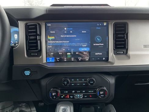 New 2025 Ford Bronco Outer Banks w/ Sasquatch Package image 17