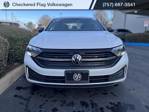 Used 2023 Volkswagen Jetta Sport image 6