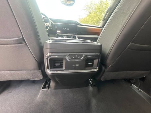 Used 2023 GMC Sierra 1500 Denali w/ Technology Package AWD/4WD image 18