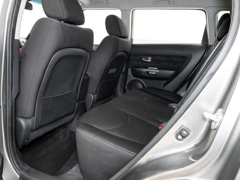 Used 2013 Kia Soul + FWD image 18