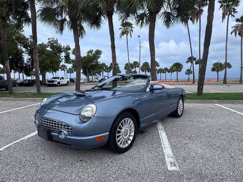 Used 2005 Ford Thunderbird 50th Anniversary RWD image 9