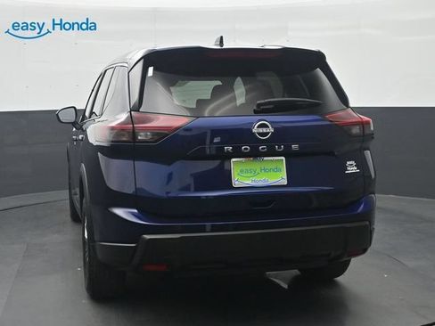 Used 2026 Nissan Rogue SV FWD image 6
