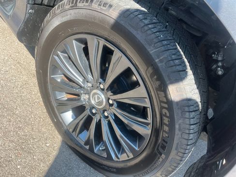 Used 2021 Lexus GX 460 Premium w/ Accessory Package AWD/4WD image 37
