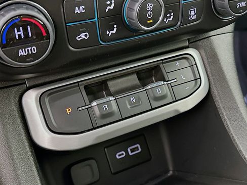 Used 2023 GMC Acadia SLE w/ Driver Convenience Package image 22