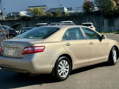Used 2009 Toyota Camry LE FWD image 13