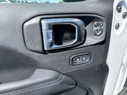 Used 2021 Jeep Wrangler Unlimited Sahara w/ Cold Weather Group AWD/4WD image 21