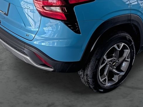 Used 2025 Chevrolet Trax LT w/ Driver Confidence Package FWD image 13