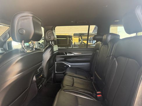 Used 2024 Jeep Wagoneer L Series II w/ Flexible Seating Group RWD image 24