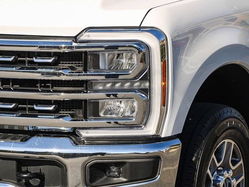 Used 2024 Ford F250 Lariat image 8