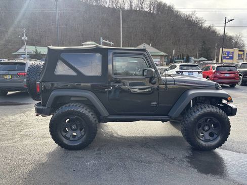 Used 2017 Jeep Wrangler Rubicon image 10