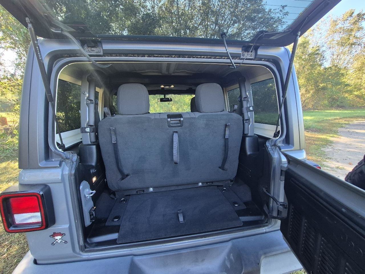 Used 2021 Jeep Wrangler Sport AWD/4WD image 18