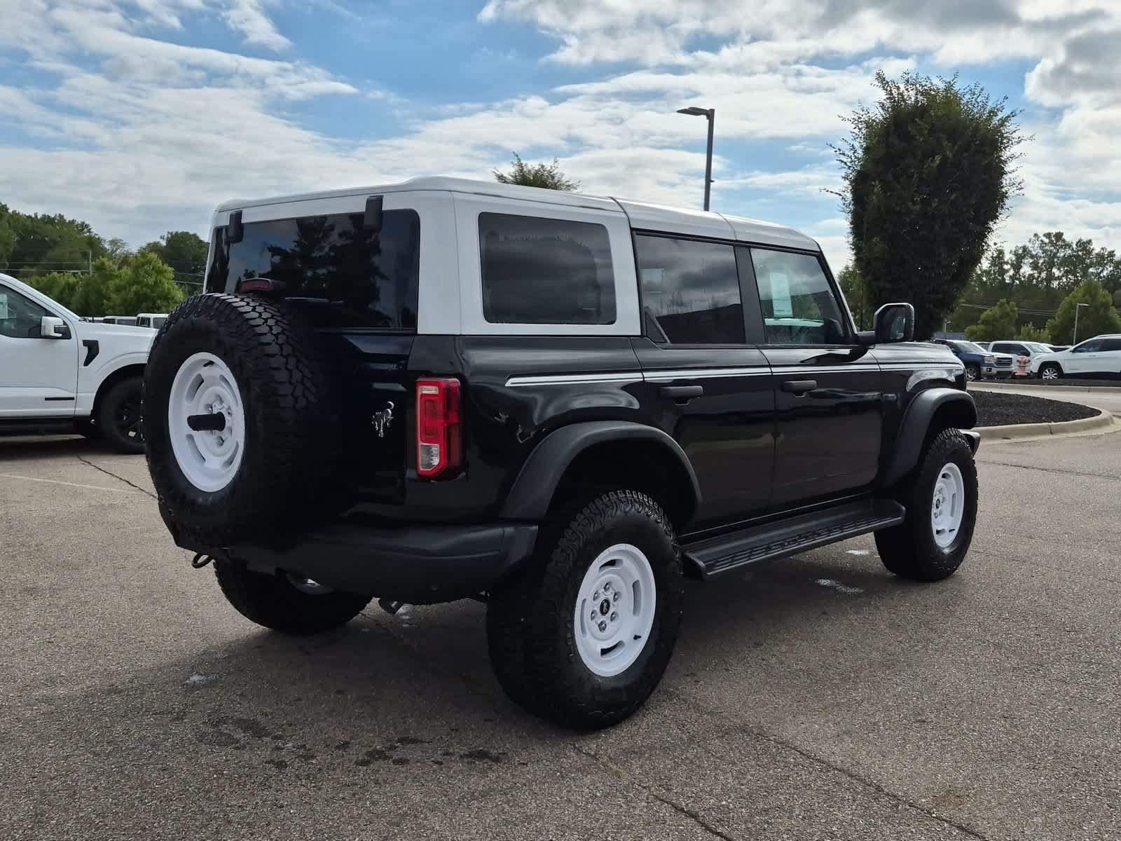 New 2026 Ford Bronco Heritage Edition AWD/4WD image 8