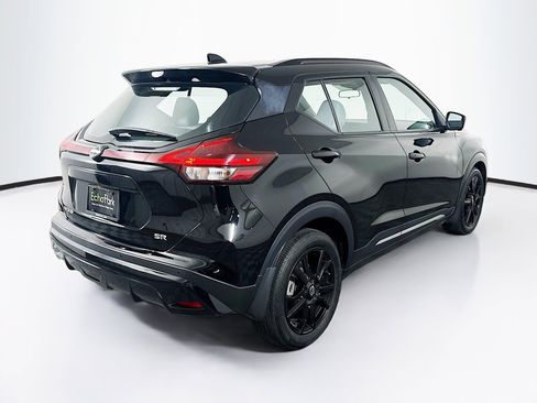 Used 2023 Nissan Kicks SR w/ SR Premium Package FWD image 9