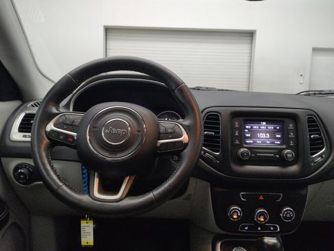 Used 2018 Jeep Compass Latitude w/ Cold Weather Group AWD/4WD image 22