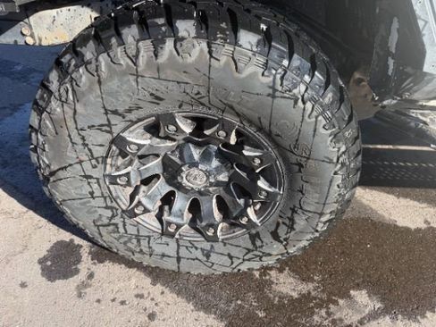 Used 2015 Jeep Wrangler Unlimited Rubicon w/ Connectivity Group image 23