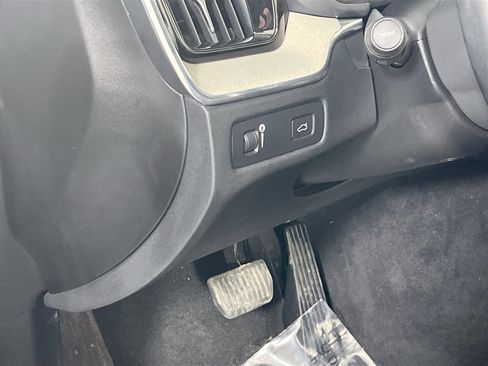 Used 2020 Volvo XC60 T5 Inscription image 10