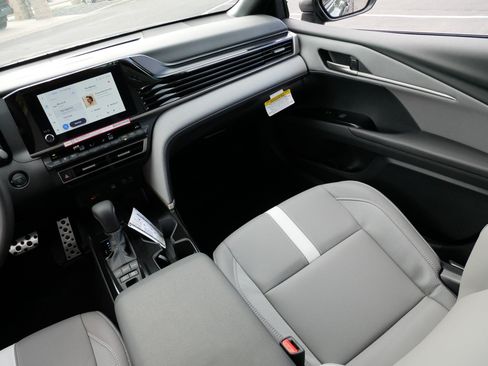 Certified 2026 Toyota Camry SE w/ Convenience Package FWD image 11