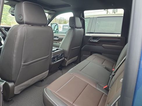 New 2026 GMC Sierra 3500 Denali w/ Denali Reserve Package image 10